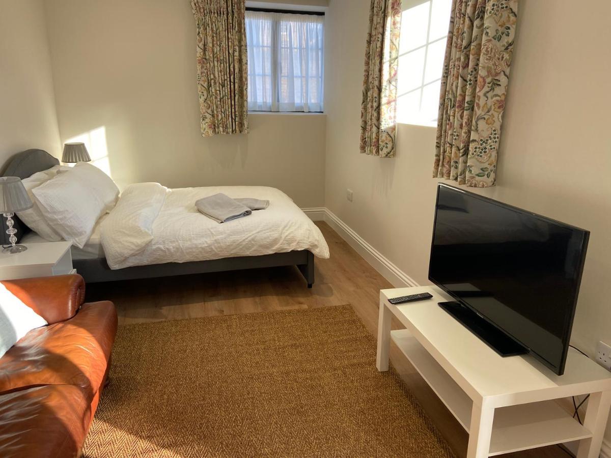 Potcote Farm Stables Accommodation Spots Stable Тоустър Екстериор снимка